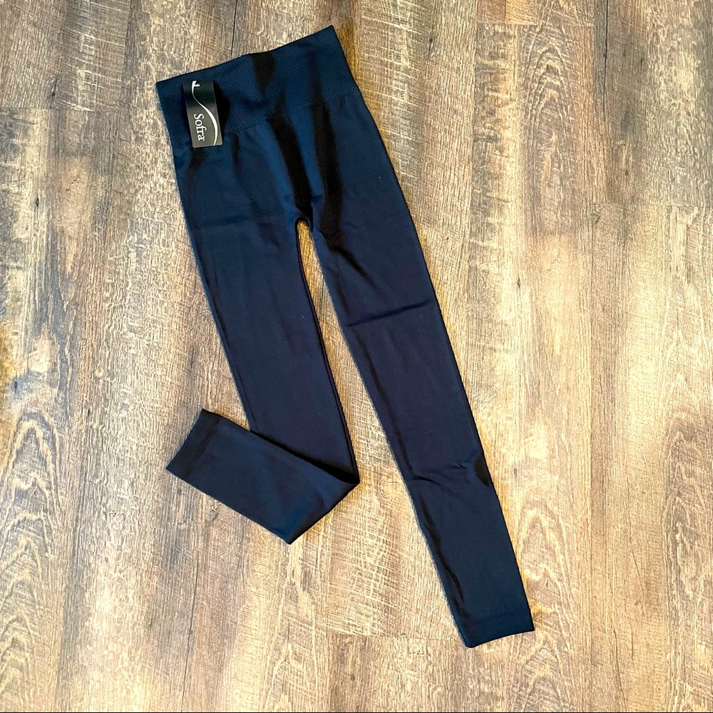 Black leggings size small